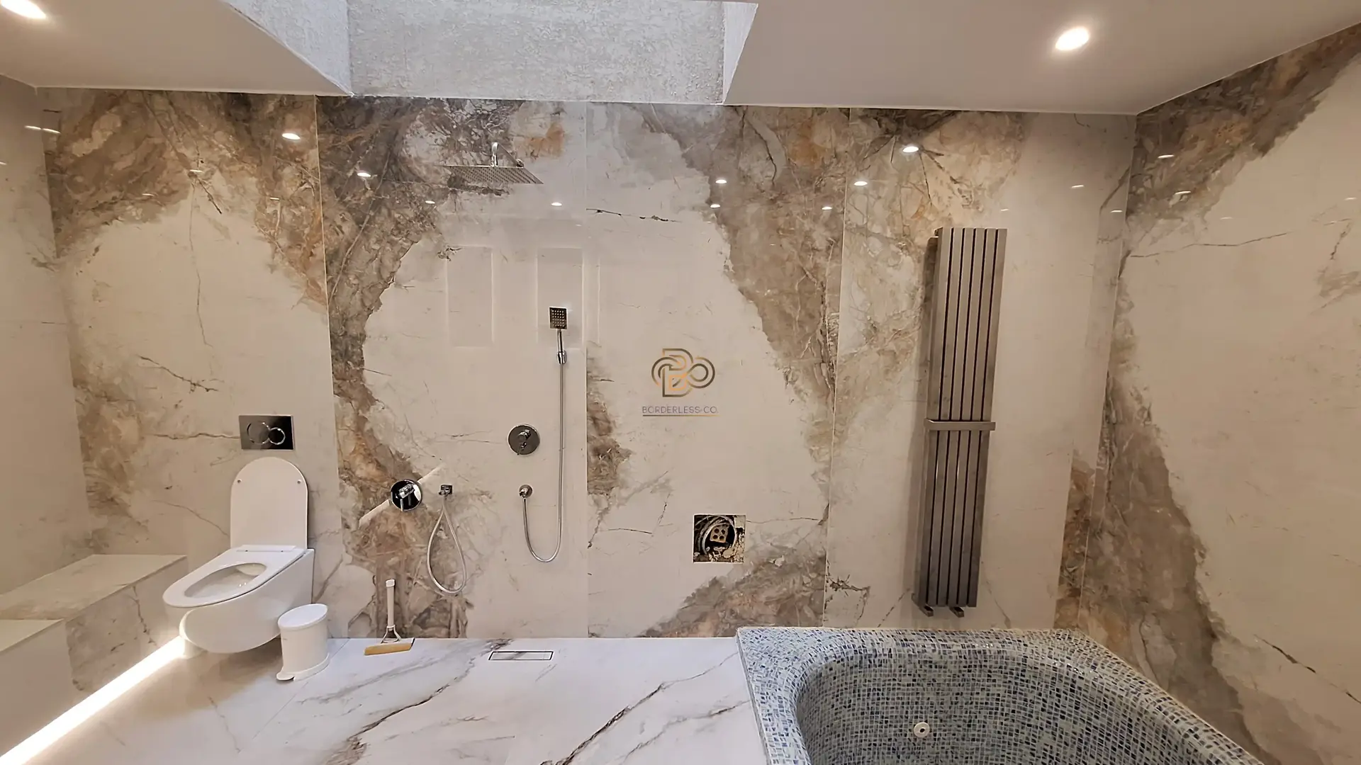 حمام با وان و جکوزی